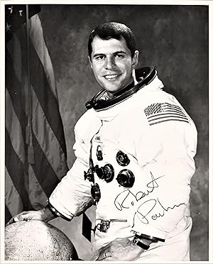 SIGNED PHOTOGRAPH OF ASTRONAUT ROBERT A. PARKER