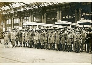 "Petits Français d'Orient GARE de LYON 1931" Photo de presse originale G. DEVRED / Agence ROL Par...