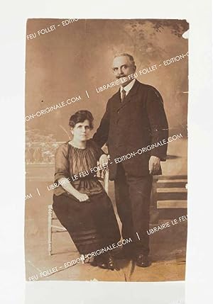 Portrait en pied de René Destouches, oncle de Louis-Ferdinand Céline, et sa femme