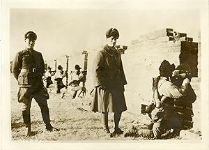"CONFLIT SINO-JAPONAIS 1931 / Le Général chinois HO-CHU-KWOH inspectant ses troupes à SHAN HAI KW...