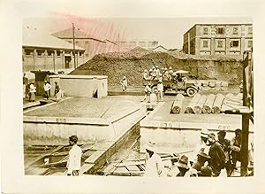 "CONFLIT SINO-JAPONAIS 1932 / SHANGAI: le débarcadére de Hongkow où furent tués 2 marins anglais ...