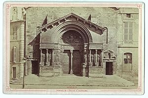 Arles Portail de l'église St. Trophisme.