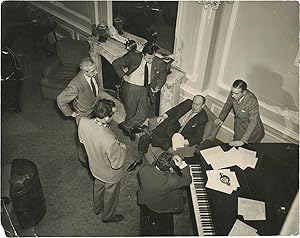Original oversize photograph of actor Bert Lahr, producer Michael Todd, and others, circa 1946)