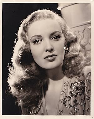 Original portrait photograph of Linda Darnell, circa 1940