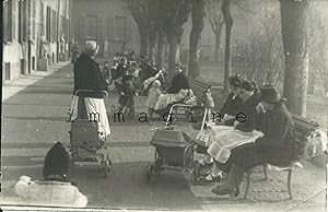 Fotografia originale, Le bambinaie ai Giardini della Guastalla di Milano, 1939