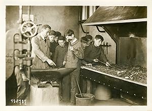 "Forge de l'Atelier-école d'ANDRÉSY 1931" Photo de presse originale par G. DEVRED / Agence ROL Pa...
