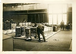 "Les préparatifs du CONCOURS LÉPINE 1931" Photo de presse originale G. DEVRED / Agence ROL Paris ...