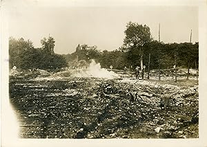 "Le PAVILLON HOLLANDAIS à l'EXPOSITION COLONIALE de 1931 détruit par un incendie" Photo de presse...
