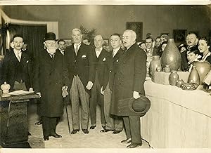"Paul DOUMER à l'Exposition des Blessés de l'Atelier LACHENAL le 12 Décembre 1931" Photo de press...