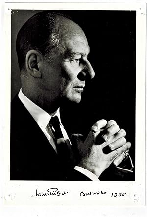 SIGNED AND INSCRIBED Publicity Photograph of Sir John Gielgud