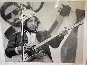 PHOTO OF BOB DYLAN: Ft Collins, 1976 [Signed by Aronson]