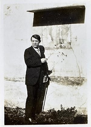 Photographie originale inédite de Pablo Picasso à la Casa di Marco Lucrezio, Pompéi printemps 1917