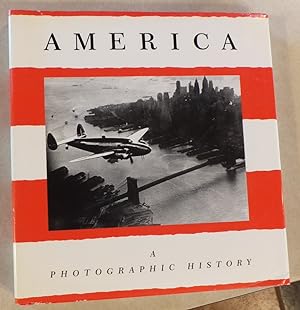 AMERICA PHOTOGRAPHIC HISTORY BY JAMES SUMMERVILLE 1990 HC W/ DJ B & W PHOTOS