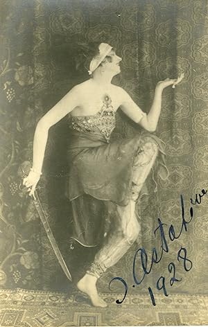 "Dusha LESPRILOVA" Carte postale-photo originale dédicacée (1928)