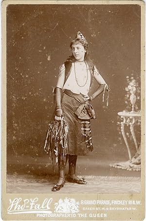 "Pose de Femme anglaise anonyme" Photo originale sur carton fin XIX° siècle