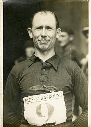 "GODARD vainqueur du PARIS-STRASBOURG à la marche 1931" Photo de presse originale par G. DREVED /...