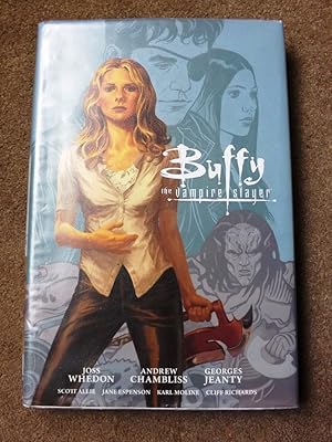 Buffy Season 9 Library Edition Volume 1 (Buffy: Season Nine) (Buffy the Vampire Slayer)
