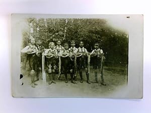 Postkarte: Musizierende Knaben mit Mandolinen in Trachten