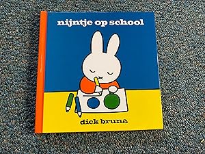 Nijntje op school (Dick Bruna kinderboeken, 62)