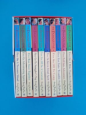 The Famous Five Classic Collection: 10 Exciting Adventures! (Five on Treasure Island, Five Go Adv...