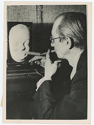 LATEST FRENCH NOVELTY - CHURCHILL CIGAR LIGHTER: An original November 1945 press photograph of a ...