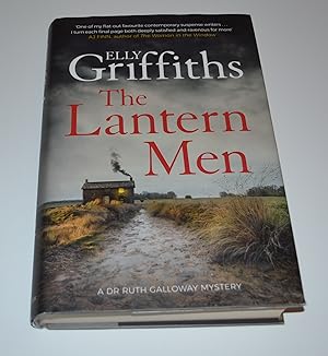 The Lantern Men: A Dr. Ruth Galloway Mystery