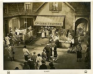 "COGNASSE" Réalisé par Louis MERCANTON en 1932 d'après la pièce de RIP / Scène de rue / Photo ori...
