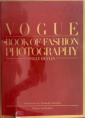 VOGUE BOOK OF FASHION PHOTOGRAPHY