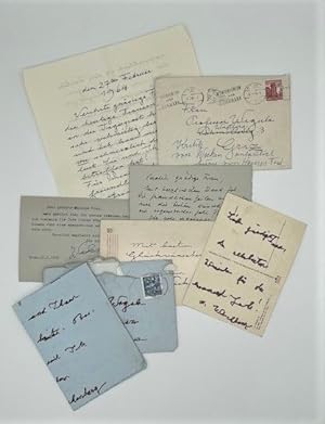 Konvolut von 2 eigenh. Briefen m. U. (mit eigenh. Kuvert), 2 eigenh. Kunstpostkarten m. U., einer...