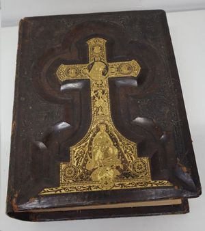 LA SAGRADA BIBLIA. ENCUADERNADA EN MADERA