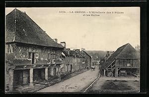 Carte postale La Chéze, L`Hotellerie des 3 Piliers et les Halles
