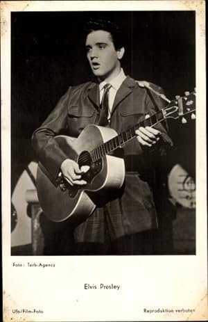 Ansichtskarte / Postkarte Sänger und Schauspieler Elvis Presley, Gitarre