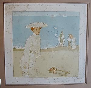 Femme en blanc sur la plage.