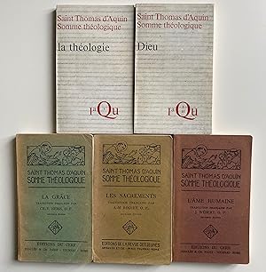 Quatre volumes de la Somme théologique.