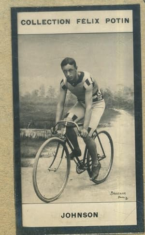 Photographie de la collection Félix Potin (4 x 7,5 cm) représentant : Johnny Johnson, coureur cyc...