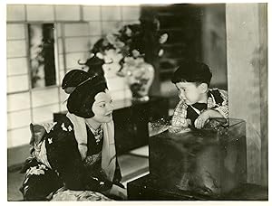 MADAME BUTTERFLY" "Réalisé par Marion GERING en 1932 avec de gauche à droite: Sylvia SIDNEY, Phil...