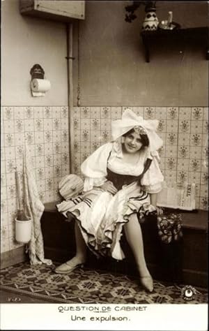 5 alte Ansichtskarte / Postkarte Serie Toilettenhumor, französische Dame beim Toilettengang, dive...