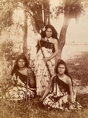 Three Maori wahine