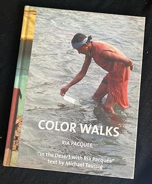 Color walks: in the desert with Ria Pacquée