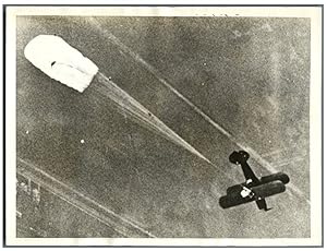 U.S.A., Santa Ana, Capt. Roscoe Turner release his parachute