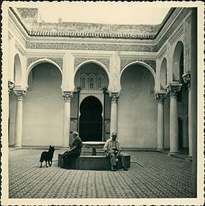 Maroc, Tanger, Dar el Makhzen, Cour intérieure et fontaine, ca.1950, Vintage silver print