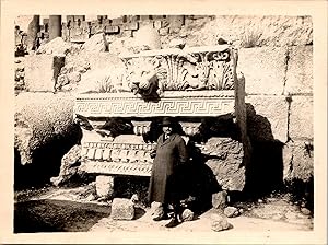 Liban, Baalbek, sculpture de tête de lion en pierre