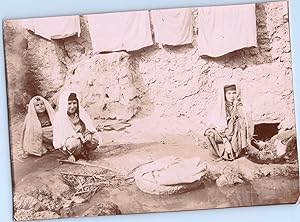 Maghreb, femmes lavant le linge, Vintage citrate print, ca.1910