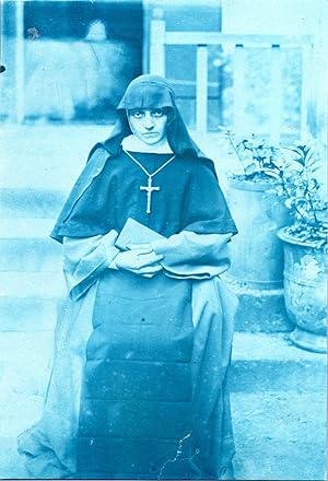 France, Nonne avec croix, Vintage cyanotype print, 1900