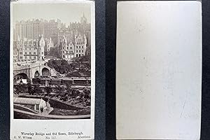 Scotland, Edinburgh, Waverley Bridge and old Town