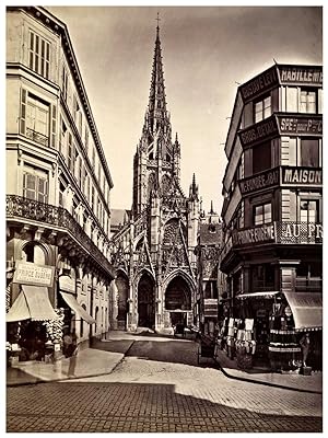 France, Rouen, Église Saint-Maclou et boutiques