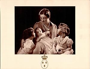 La Comtesse de Paris et ses premiers enfants