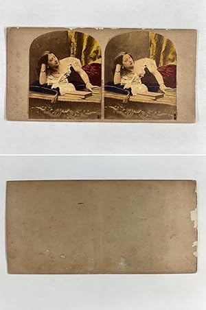Femme lisant allongée, Vintage albumen print, ca.1860, Stéréo