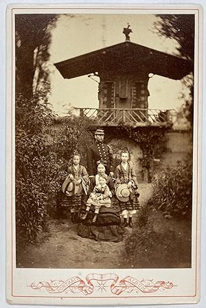 France, Portrait d'une famille, A Identifier, albumen print, ca.1880
