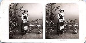 Femme en costume d'Allemagne, Vintage print, ca.1900, Stéréo